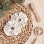 Personalisierte Geschenke für Babys, Personalisierte Geschenke für Neugeborene, Personalisierte Geschenke zur Geburt eines Kindes, Die besten Geschenke für Neugeborene, Originelle Geschenke für Babys mit Namen, Geschenk für Mama, Geschenk für die frischgebackene Mutter, scrunchie