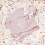 Personalisierte Geschenke für Babys, Personalisierte Geschenke für Neugeborene, Personalisierte Geschenke zur Geburt eines Kindes, Die besten Geschenke für Neugeborene, Originelle Geschenke für Babys mit Namen, Personalisierte Kinderdecke, Kinderdecke mit Namen, Personalisierte Kinderdecke mit Namen für Neugeborene, Name auf der Decke, personalisierte Decke zur Taufe oder zum Geburtstag, Personalisierte schmusetuch, schmusetuch
