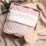 Personalisierte Geschenke für Babys, Personalisierte Geschenke für Neugeborene, Personalisierte Geschenke zur Geburt eines Kindes, Die besten Geschenke für Neugeborene, Originelle Geschenke für Babys mit Namen, Personalisierte Kinderdecke, Kinderdecke mit Namen, Personalisierte Kinderdecke mit Namen für Neugeborene, Name auf der Decke, personalisierte Decke zur Taufe oder zum Geburtstag, babydecke