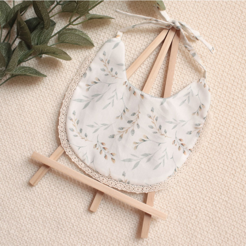 latzchen Personalisierte Geschenke für Babys, Personalisierte Geschenke für Neugeborene, Personalisierte Geschenke zur Geburt eines Kindes, Die besten Geschenke für Neugeborene, Originelle Geschenke für Babys mit Namen, Personalisierte Kinderdecke, Kinderdecke mit Namen, Personalisierte Kinderdecke mit Namen für Neugeborene, Name auf der Decke, personalisierte Decke zur Taufe oder zum Geburtstag, Personalisierte Lätzchen, baby Lätzchen