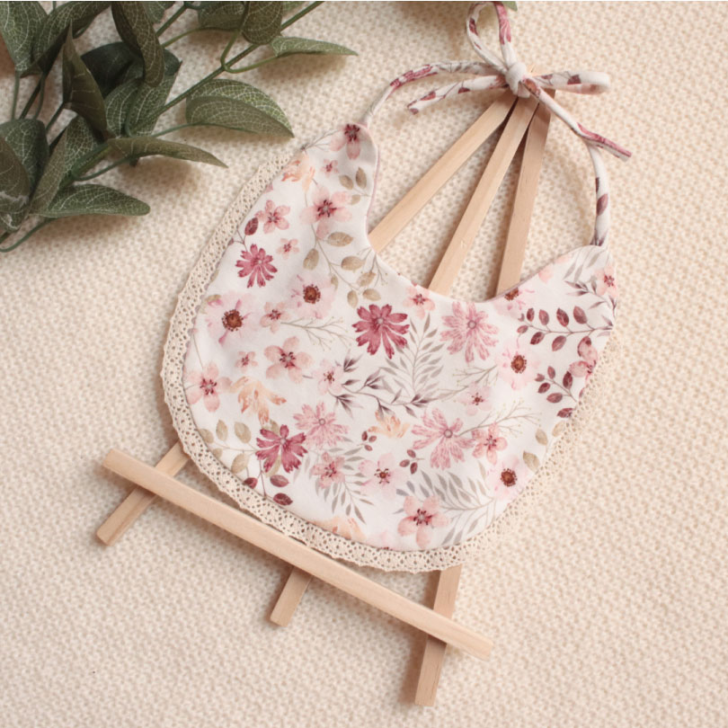 latzchen Personalisierte Geschenke für Babys, Personalisierte Geschenke für Neugeborene, Personalisierte Geschenke zur Geburt eines Kindes, Die besten Geschenke für Neugeborene, Originelle Geschenke für Babys mit Namen, Personalisierte Kinderdecke, Kinderdecke mit Namen, Personalisierte Kinderdecke mit Namen für Neugeborene, Name auf der Decke, personalisierte Decke zur Taufe oder zum Geburtstag, Personalisierte Lätzchen, baby Lätzchen