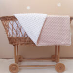 Personalisierte Geschenke für Babys, Personalisierte Geschenke für Neugeborene, Personalisierte Geschenke zur Geburt eines Kindes, Die besten Geschenke für Neugeborene, Originelle Geschenke für Babys mit Namen, Personalisierte Kinderdecke, Kinderdecke mit Namen, Personalisierte Kinderdecke mit Namen für Neugeborene, Name auf der Decke, personalisierte Decke zur Taufe oder zum Geburtstag, babydecke