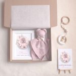 Geschenk zur Geburt personalisiertes Geschenk Baby Geschenk Geburtsgeschenk Geschenk für Neugeborene personalisiertes Babygeschenk Geschenk mit Namen Geburtsdatum Geschenk individuelles Geschenk Baby Baby Andenken Erinnerung an die Geburt personalisierte Kuscheldecke Babydecke mit Namen personalisiertes Stofftier