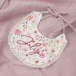 Personalisierte Geschenke für Babys, Personalisierte Geschenke für Neugeborene, Personalisierte Geschenke zur Geburt eines Kindes, Die besten Geschenke für Neugeborene, Originelle Geschenke für Babys mit Namen, Personalisierte Kinderdecke, Kinderdecke mit Namen, Personalisierte Kinderdecke mit Namen für Neugeborene, Name auf der Decke, personalisierte Decke zur Taufe oder zum Geburtstag, Personalisierte Lätzchen, baby Lätzchen