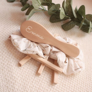 Personalisierte Kinderhaarbürste Kinderhaarbürste mit Namen Gravierte Kinderhaarbürste Babyhaarbürste personalisiert Kinder Haarbürste individuell Geschenk zur Geburt Geschenk zur Taufe Andenken Baby Baby Geschenk personalisiert