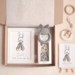 Geschenk zur Geburt personalisiertes Geschenk Baby Geschenk Geburtsgeschenk Geschenk für Neugeborene personalisiertes Babygeschenk Geschenk mit Namen Geburtsdatum Geschenk individuelles Geschenk Baby Baby Andenken Erinnerung an die Geburt personalisierte Kuscheldecke Babydecke mit Namen personalisiertes Stofftier