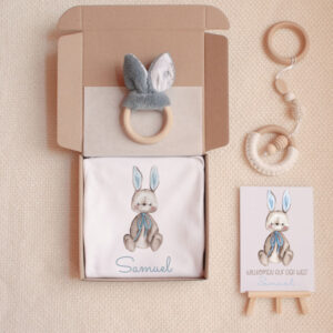 Geschenk zur Geburt personalisiertes Geschenk Baby Geschenk Geburtsgeschenk Geschenk für Neugeborene personalisiertes Babygeschenk Geschenk mit Namen Geburtsdatum Geschenk individuelles Geschenk Baby Baby Andenken Erinnerung an die Geburt personalisierte Kuscheldecke Babydecke mit Namen personalisiertes Stofftier