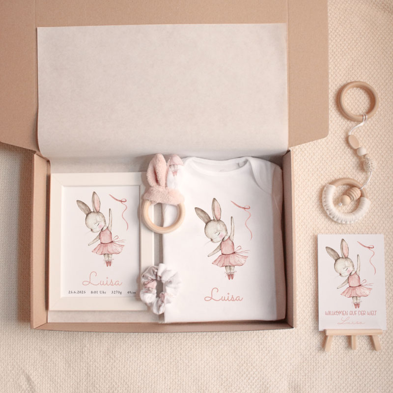 srečna-zajčica-novi Geschenk zur Geburt personalisiertes Geschenk Baby Geschenk Geburtsgeschenk Geschenk für Neugeborene personalisiertes Babygeschenk Geschenk mit Namen Geburtsdatum Geschenk individuelles Geschenk Baby Baby Andenken Erinnerung an die Geburt personalisierte Kuscheldecke Babydecke mit Namen personalisiertes Stofftier